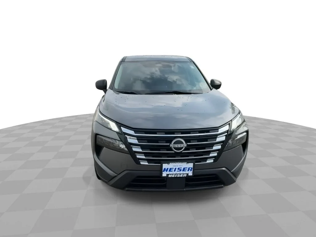 Used 2024 Gray Nissan S image 3