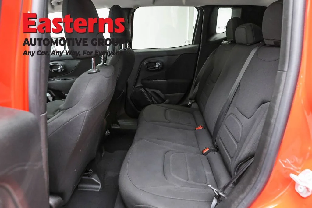Used 2021 Red Jeep Latitude image 21
