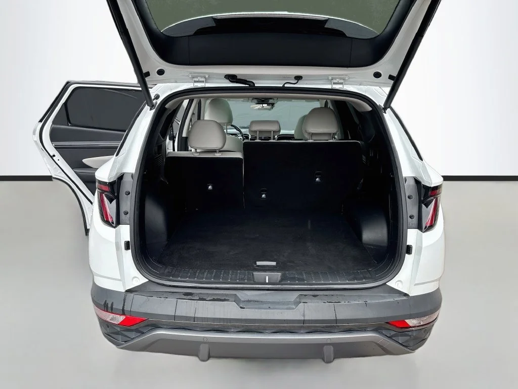 Used 2022 Quartz Hyundai Limited image 29