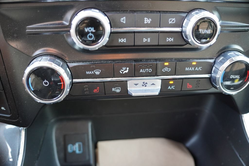 Used 2023 Blue Ford XLT image 5