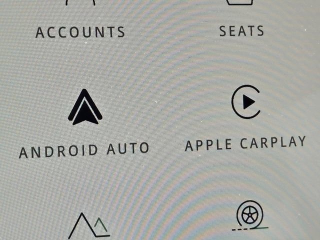 2024 Land Rover Defender SE - Photo 17