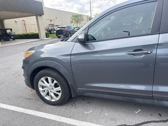 Used 2019 Gray Hyundai SE image 10
