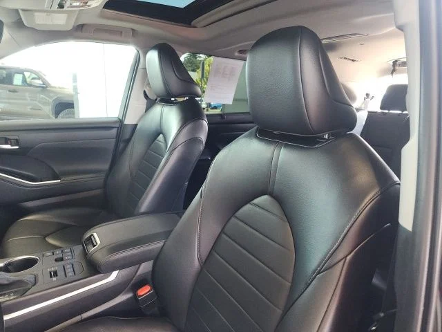 Used 2023 Black Toyota XLE image 16