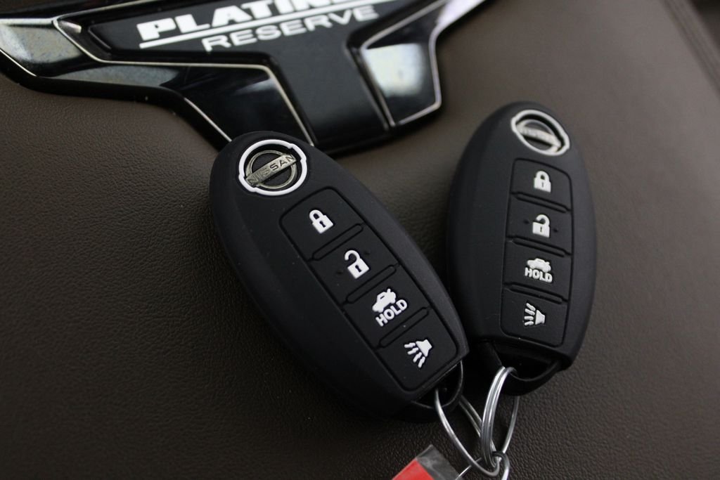 Used 2024 White Nissan Platinum Reserve image 30