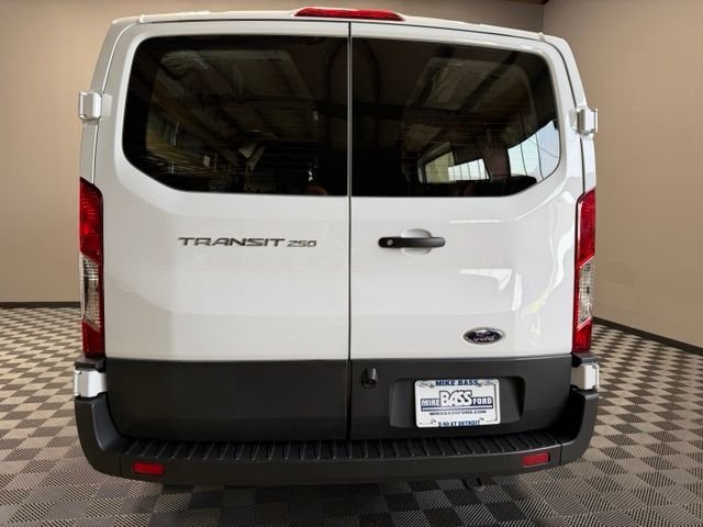 Used 2025 Oxford White Ford Base image 10