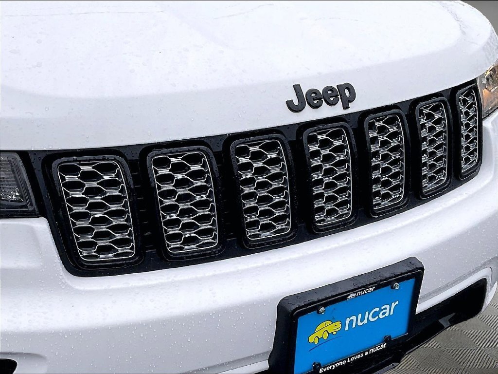 Used 2020 White Jeep Altitude image 30