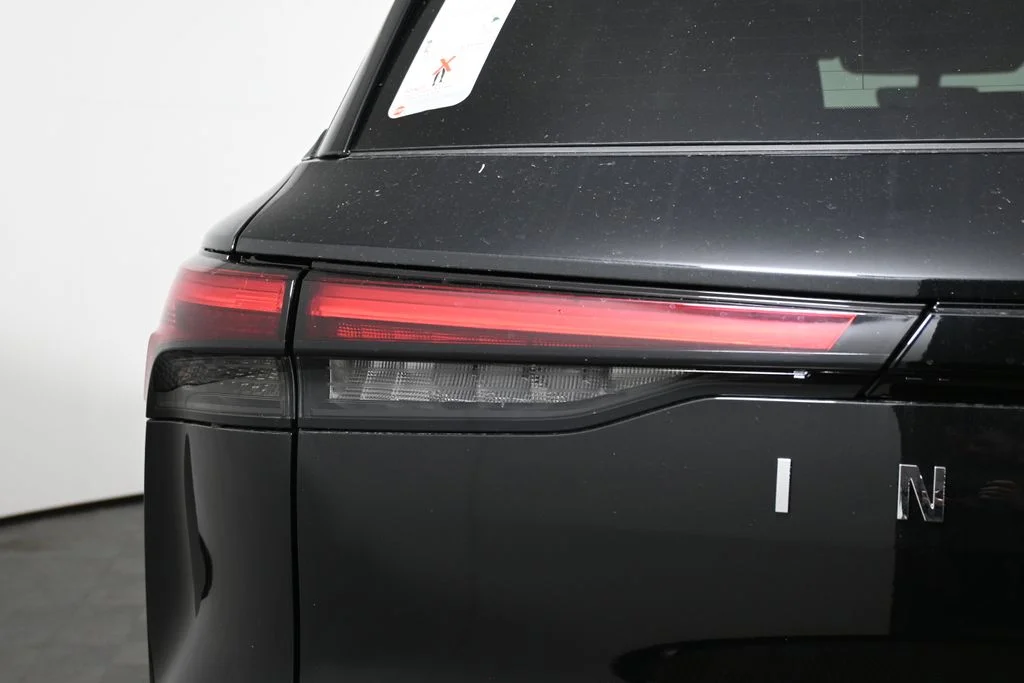 Used 2025 Black INFINITI Sensory image 12