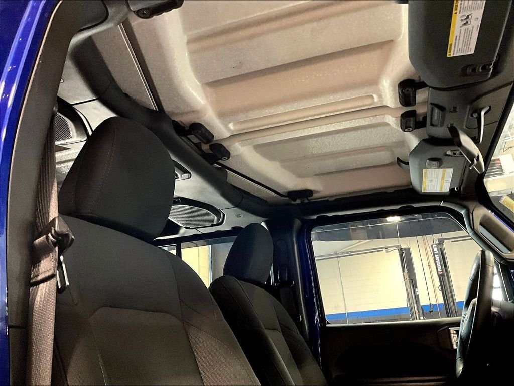 Used 2019 Blue Jeep Unlimited Sport S image 23