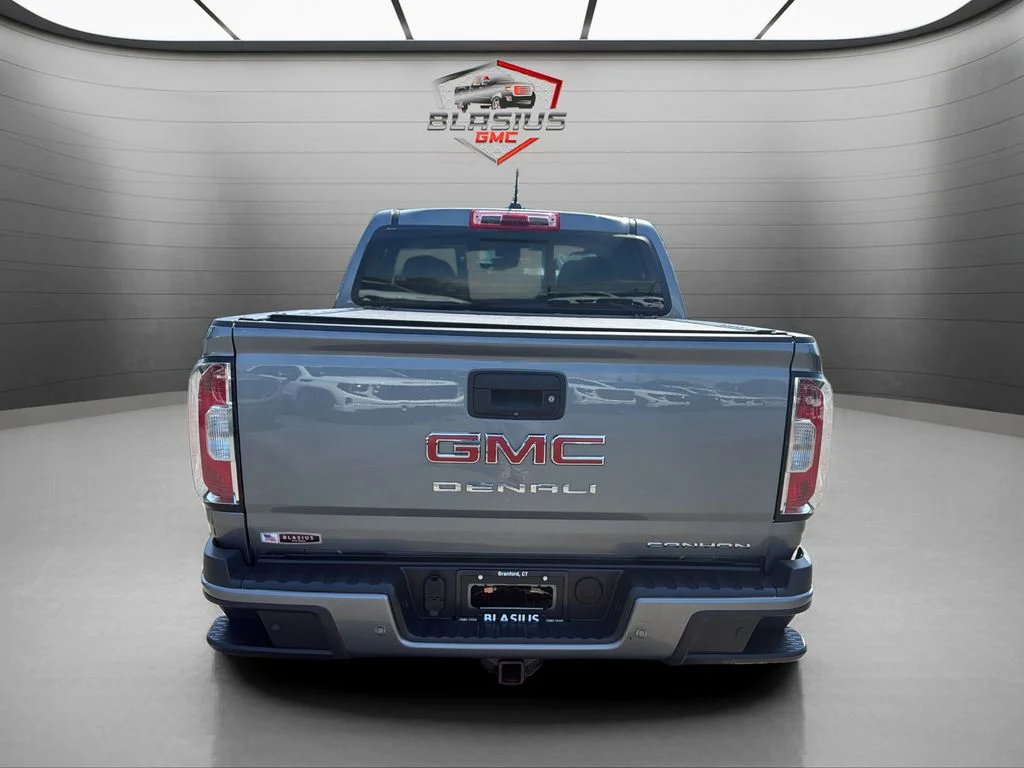 Used 2022 Gray GMC Denali image 4