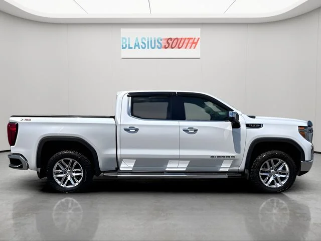 Used 2020 White GMC SLT image 2