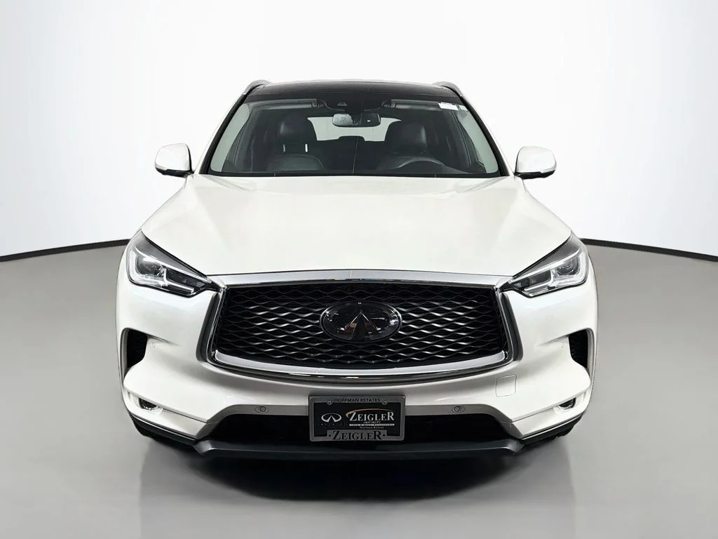 Used 2022 White INFINITI ESSENTIAL image 2