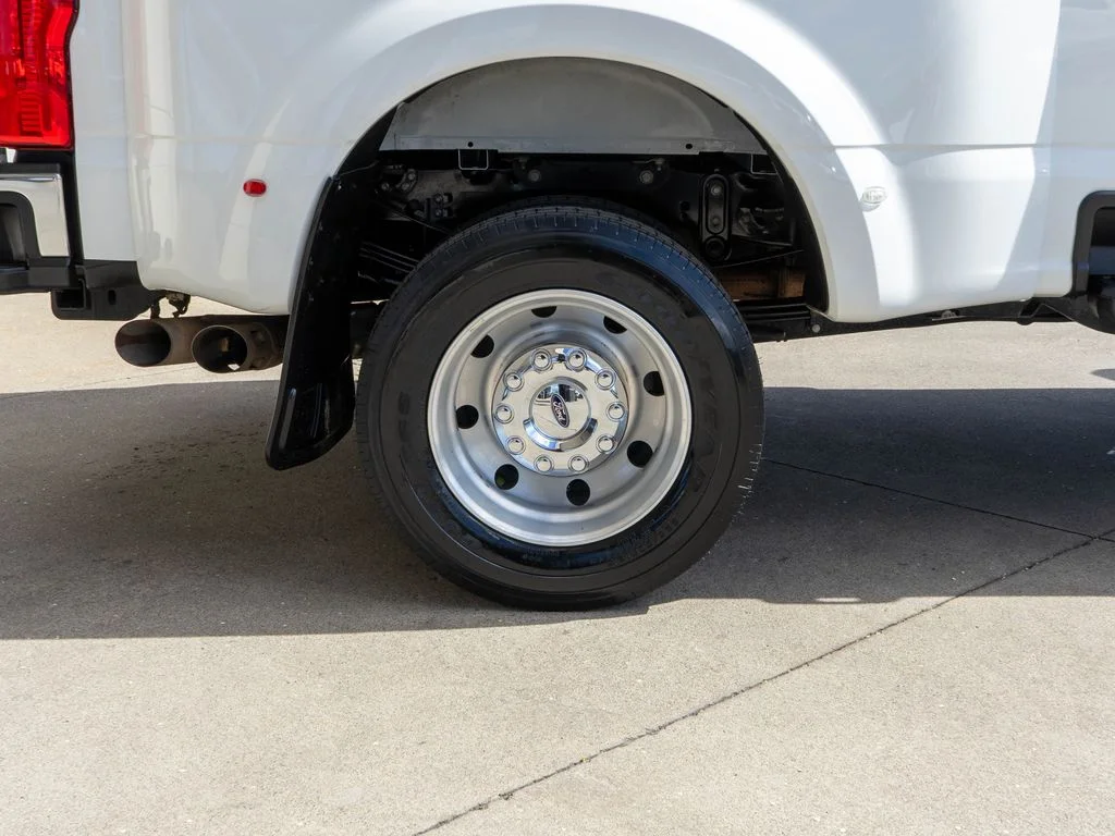 Used 2023 White Ford XLT image 32