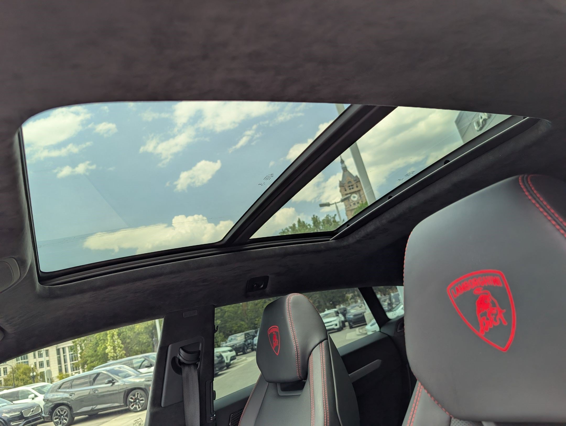 Used 2020 Red Lamborghini Base image 16