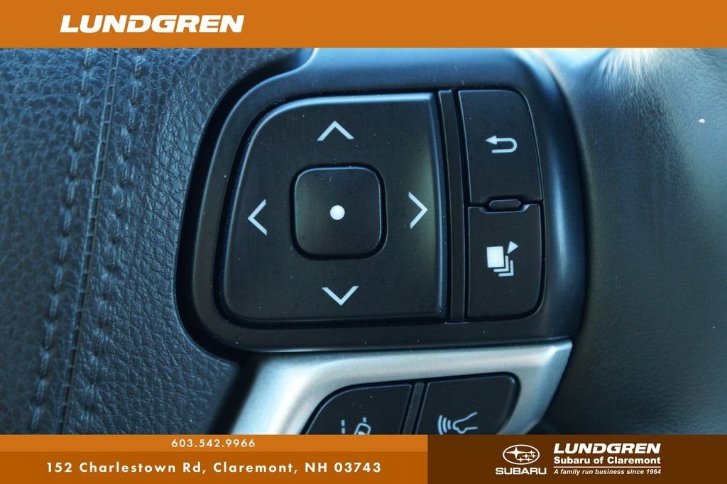 Used 2018 Silver Toyota XLE image 19