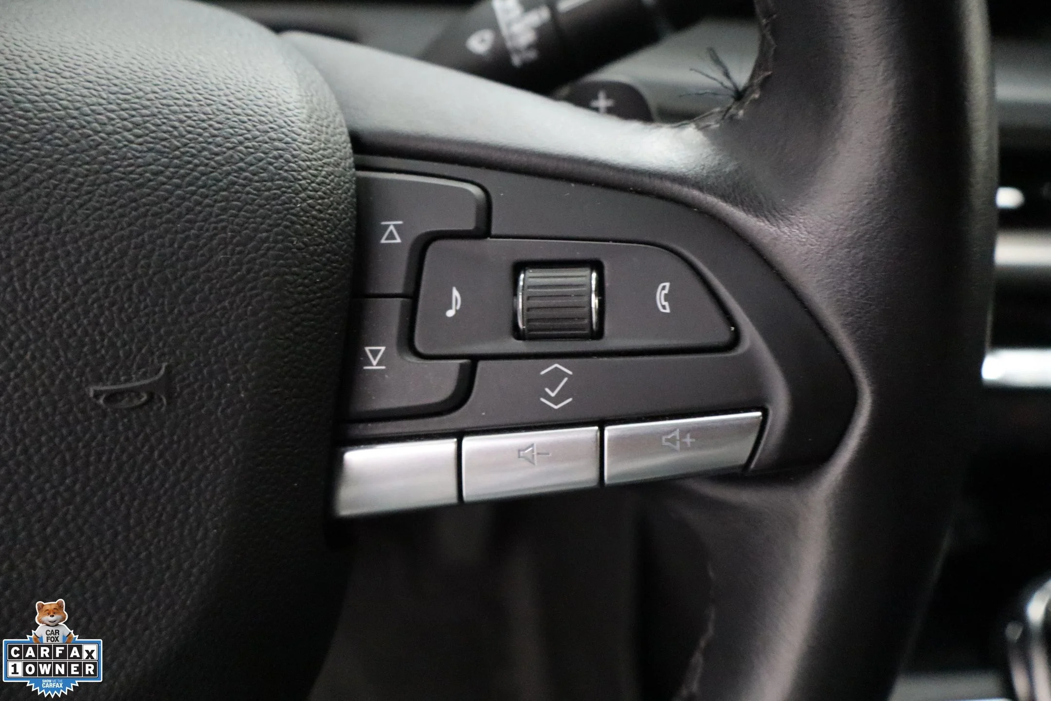 Used 2025 Silver Cadillac Premium Luxury image 17