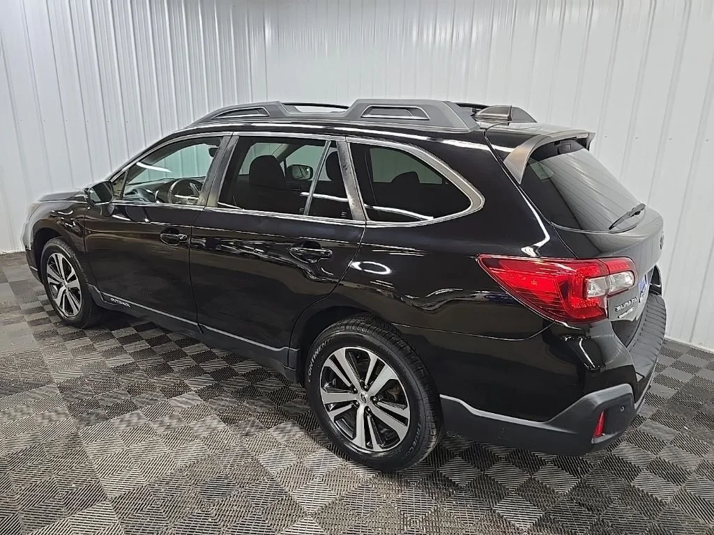 Used 2018 Black Subaru 2.5i image 10