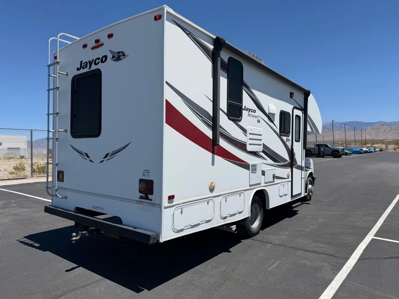 Used 2018 SUMMIT WHITE Chevrolet VAN 159" image 3