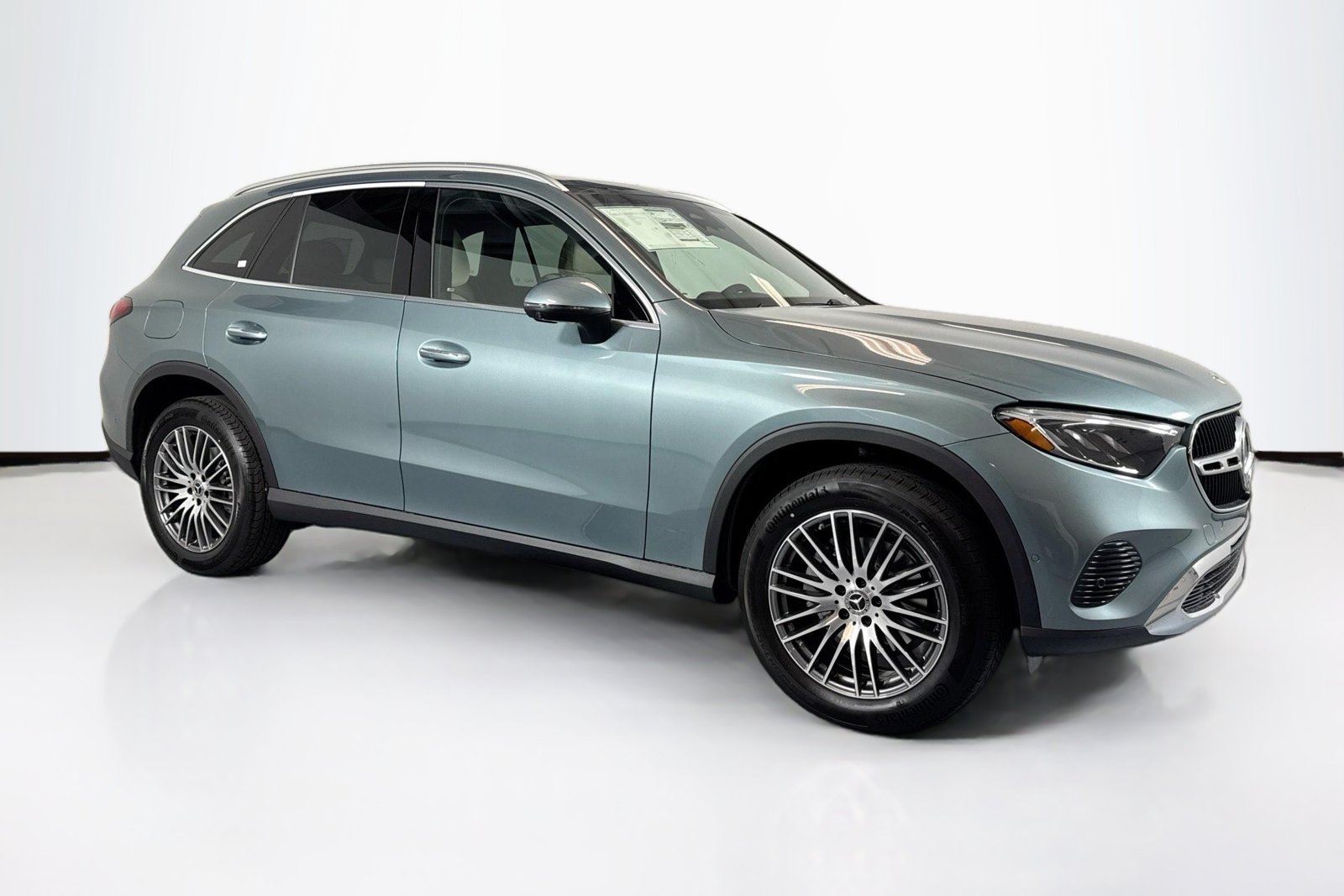 New 2026 Verde Silver Metallic Mercedes-Benz GLC 300 image 3