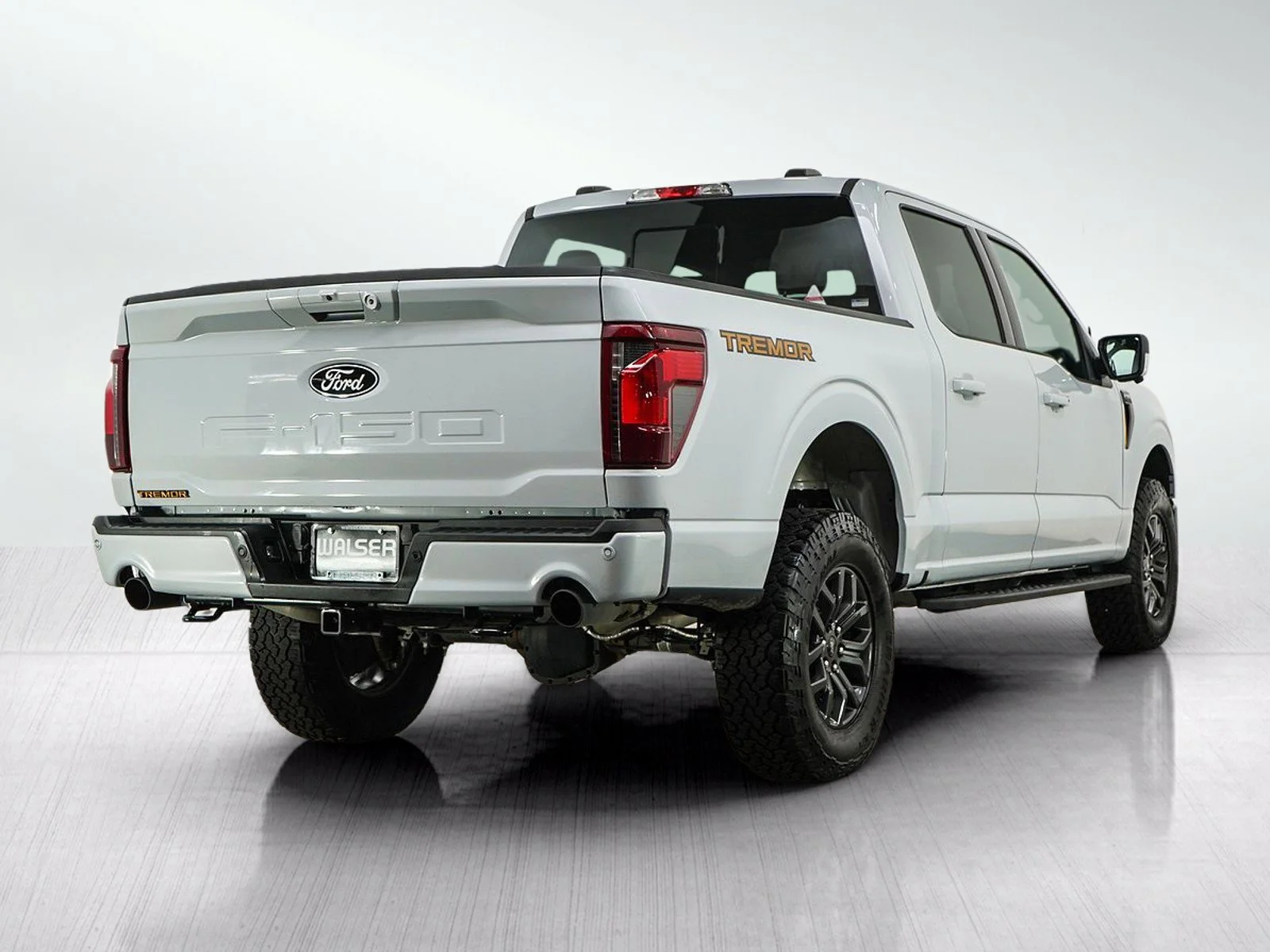 Used 2025 Space White Metallic Ford Tremor image 5