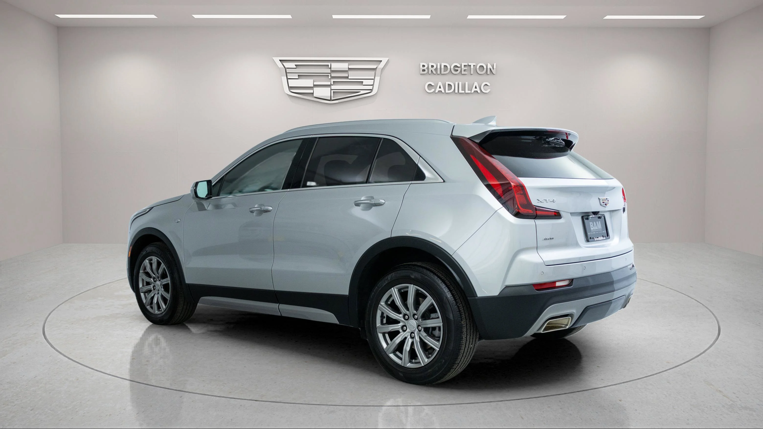 Used 2022 Radiant Silver Metallic Cadillac AWD Premium Luxury image 5