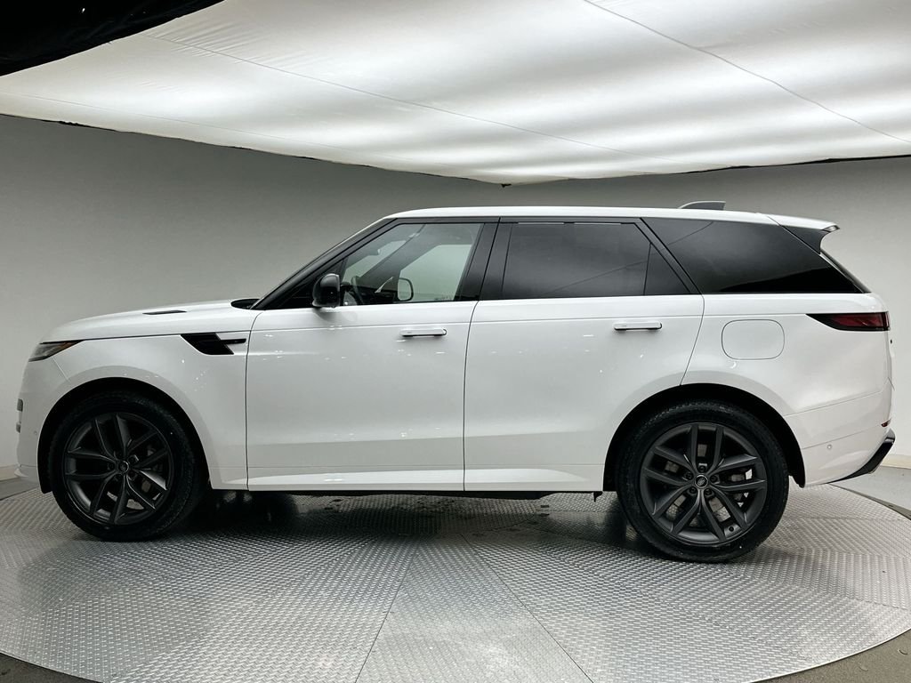 Used 2025 Santorini Black Metallic Land Rover Dynamic SE image 10