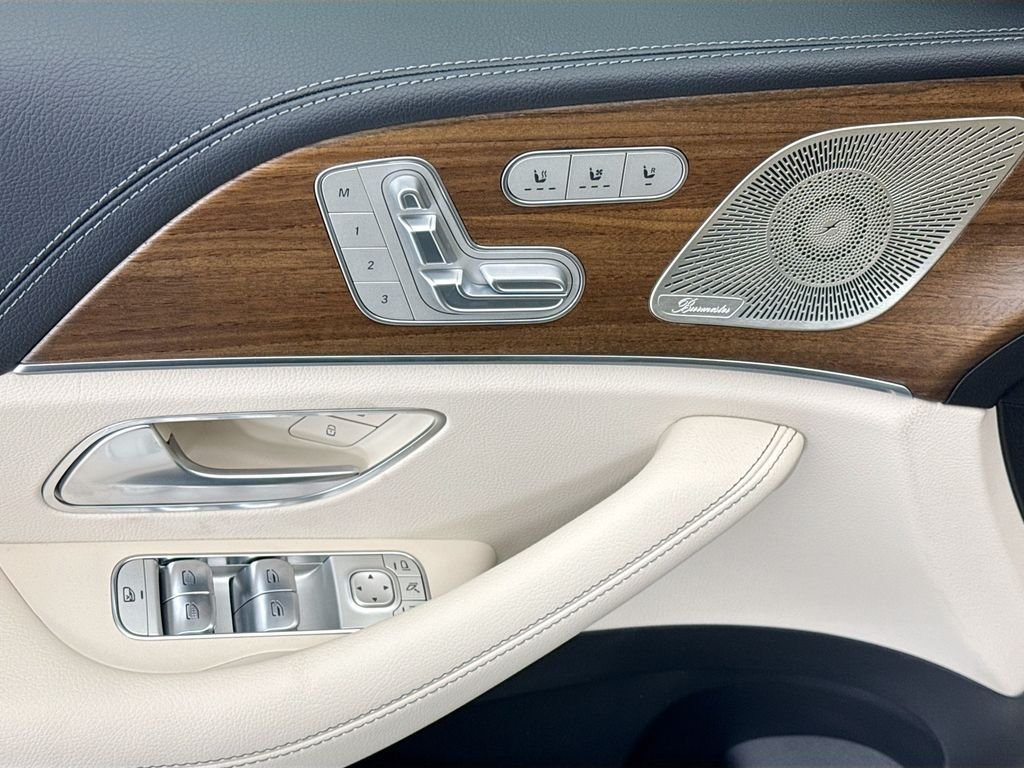 New 2026 MANUFAKTUR Ireland Mid Green Metallic Mercedes-Benz GLE 580 image 22