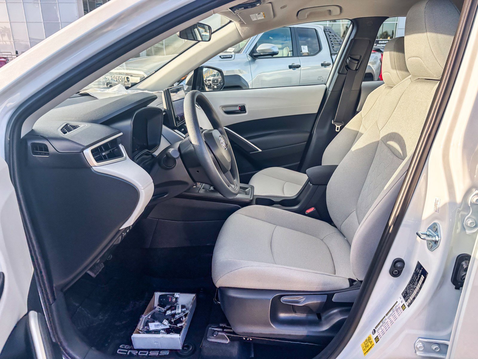 New 2026 Wind Chill Pearl <sup>1</sup> Toyota  L image 19