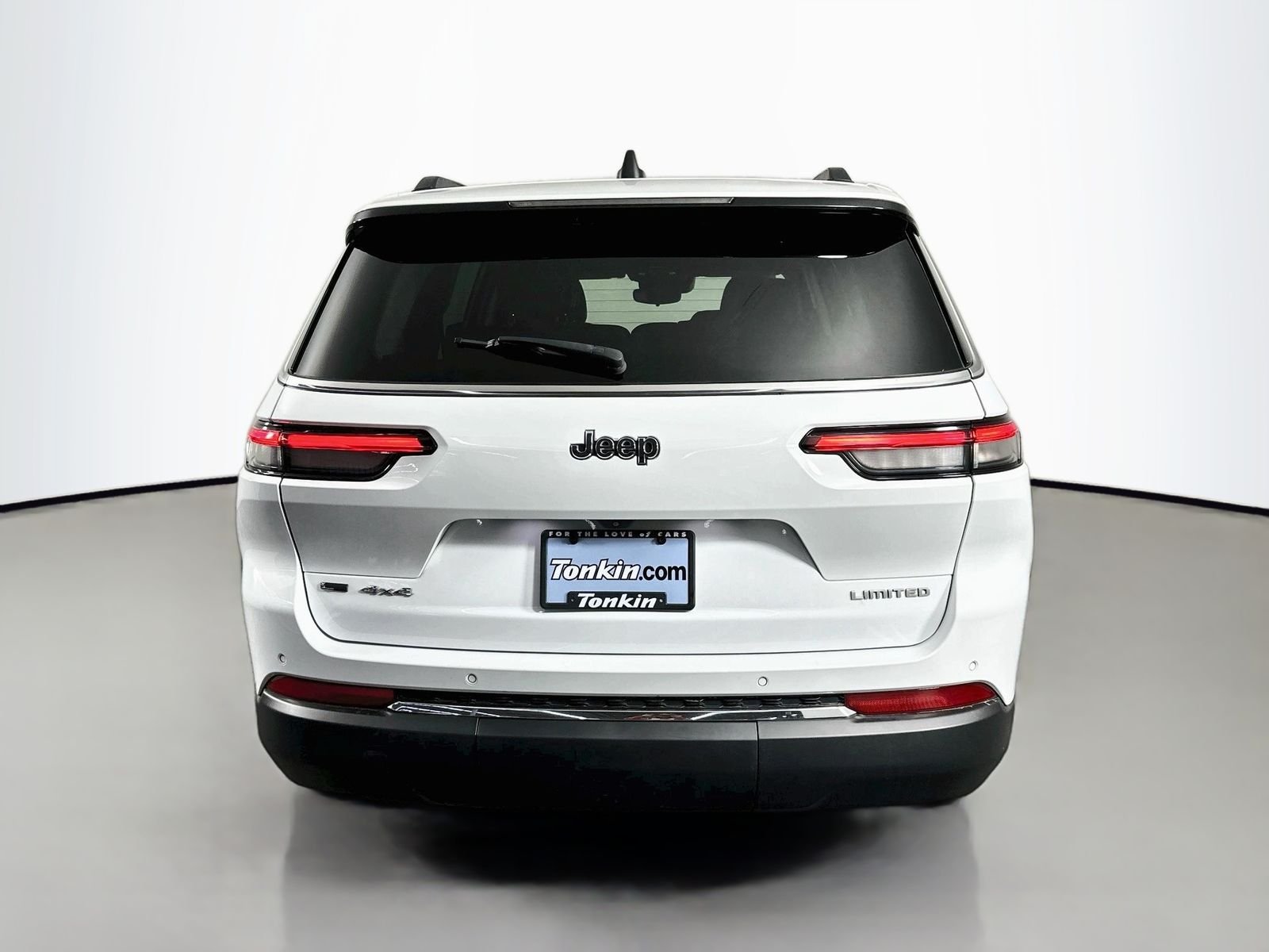 Used 2022 Bright White Clearcoat Jeep Limited image 7