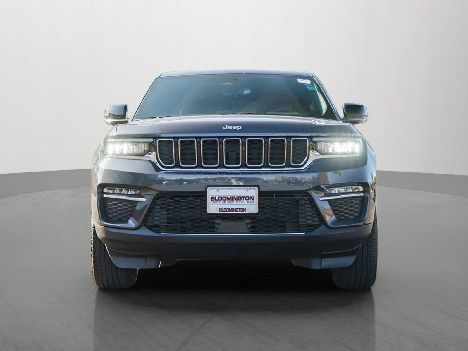 Used 2025 Baltic Gray Metallic Clearcoat Jeep Limited image 2