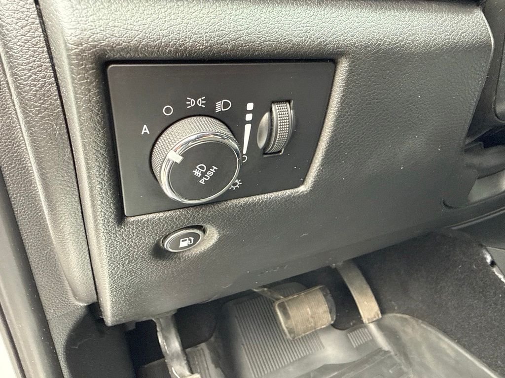 Used 2021 White Jeep Laredo X image 22