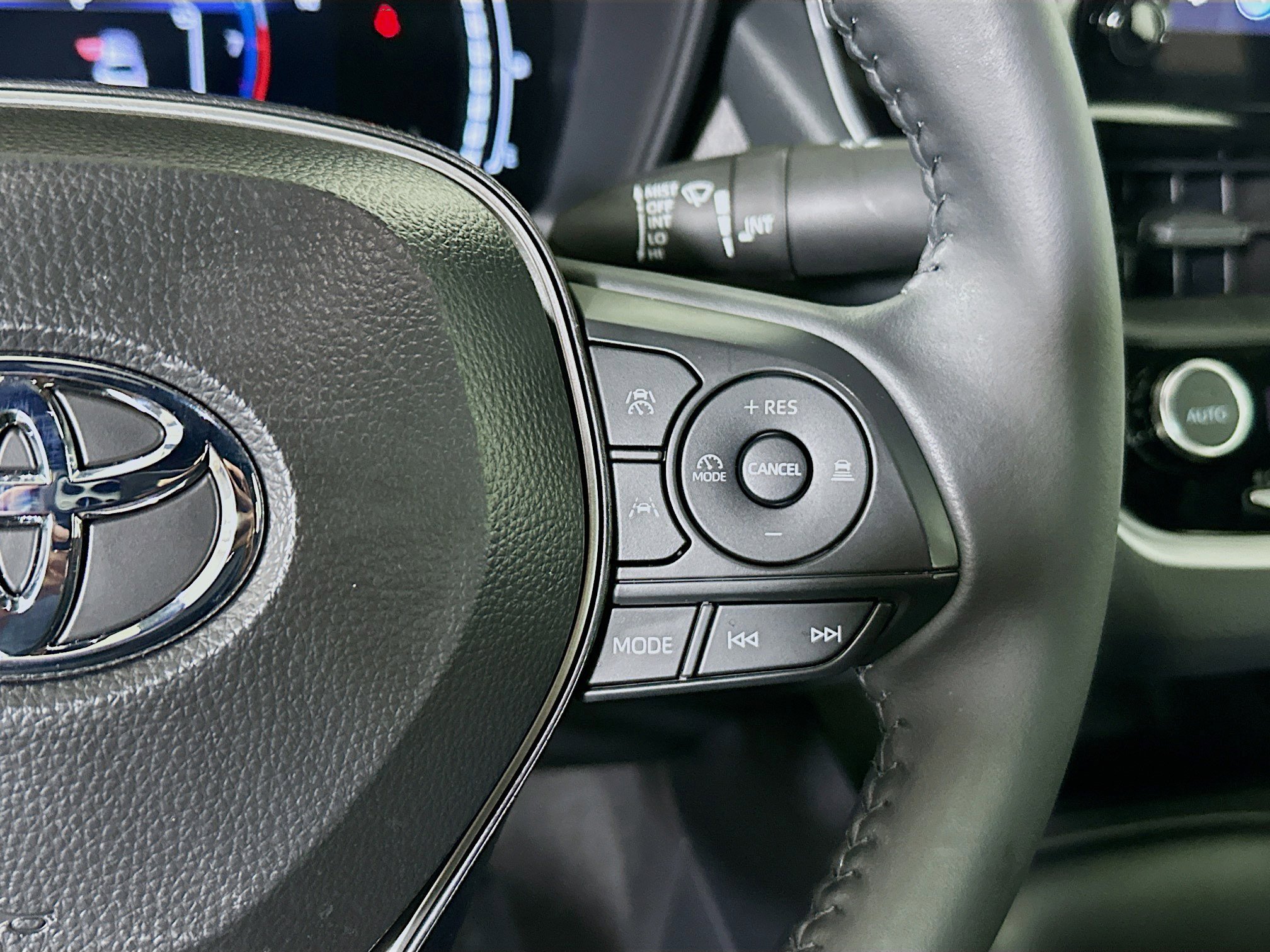 Used 2026 Ice Toyota SE image 17