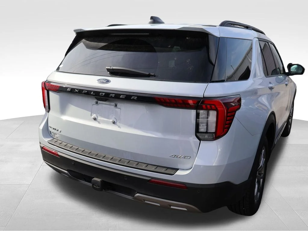 Used 2025 White Metallic Ford Active image 16