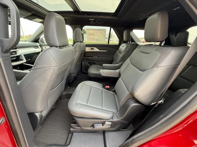 New 2027 Ruby Red Metallic Tinted Clearcoat Ford Active image 48