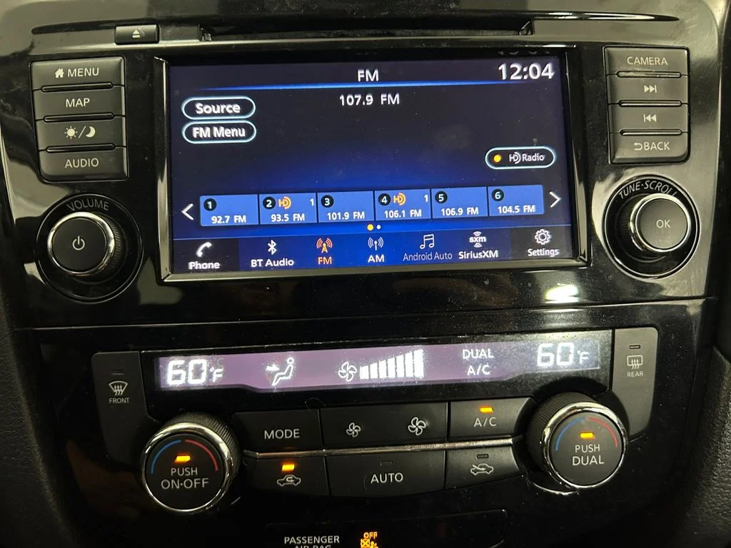 Used 2019 Gray Nissan SL image 11