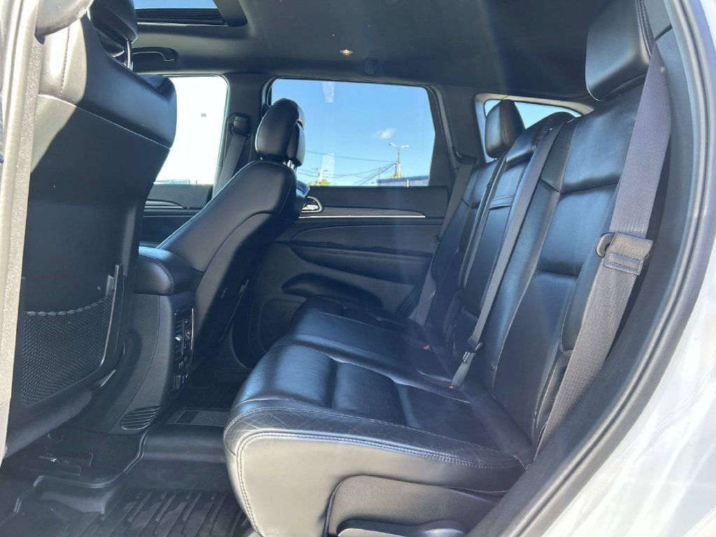 Used 2019 White Jeep Limited image 16