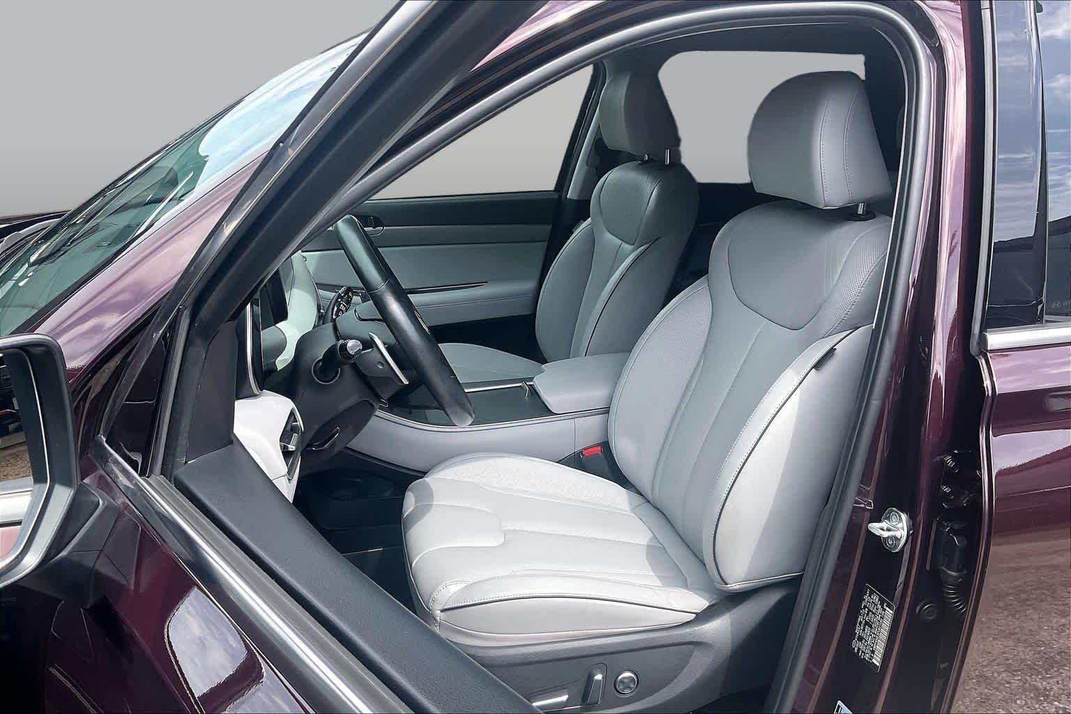 Used 2023 Sierra Burgundy Hyundai SEL image 8