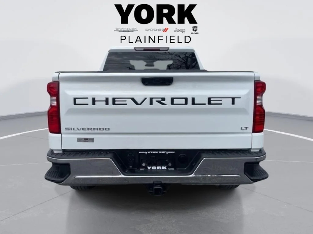 Used 2023 White Chevrolet LT image 4