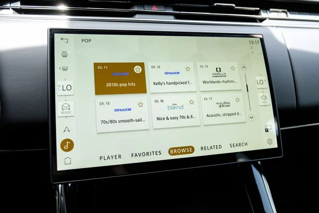 New 2026 Santorini Black Land Rover SE image 34