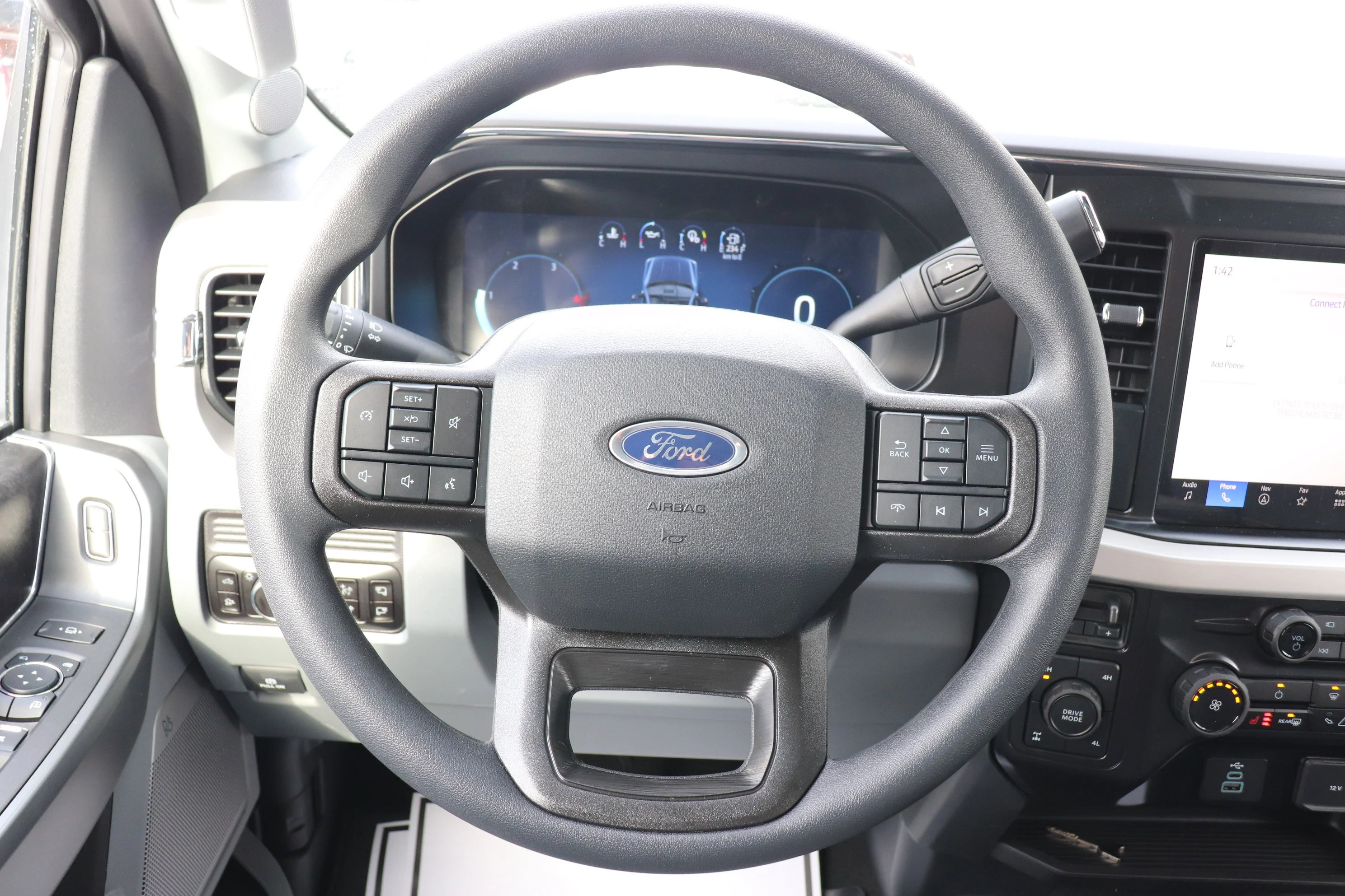 New 2026 Carbonized Grey Metallic Ford XLT image 8