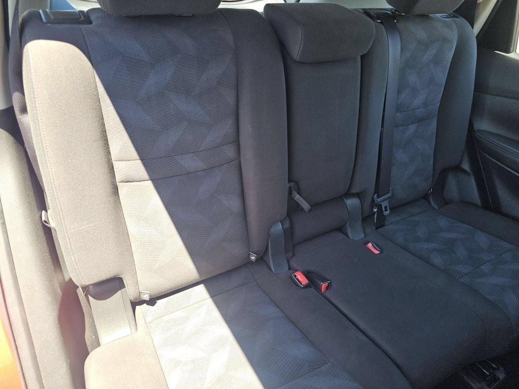 Used 2016 Cayenne Red Nissan S image 26