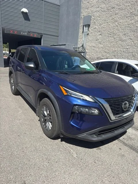 Used 2021 Caspian Blue Metallic Nissan S image 2