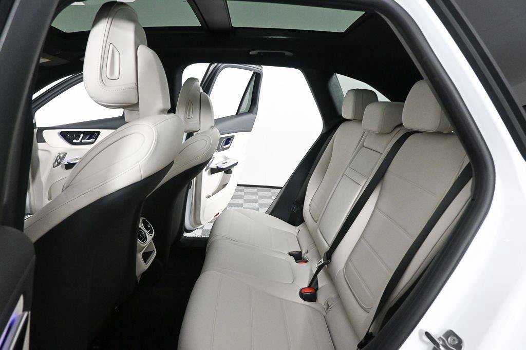 New 2027 MANUFAKTUR Moonlight White Metallic Mercedes-Benz GLC 300 image 55