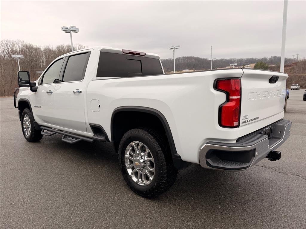 Used 2024 Summit White Chevrolet LTZ image 3
