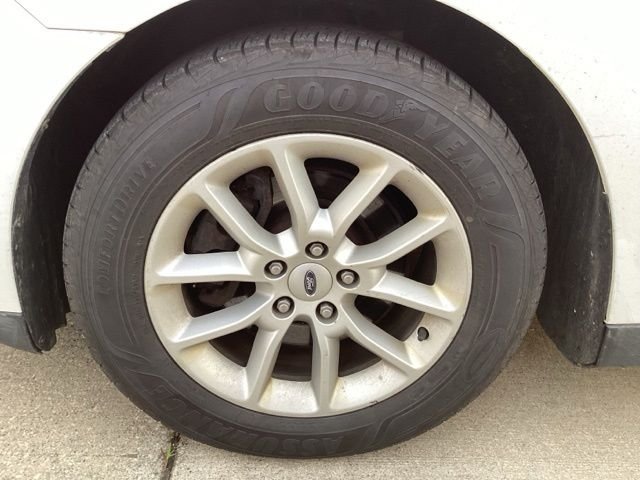 Used 2013 Oxford White Ford SE image 5