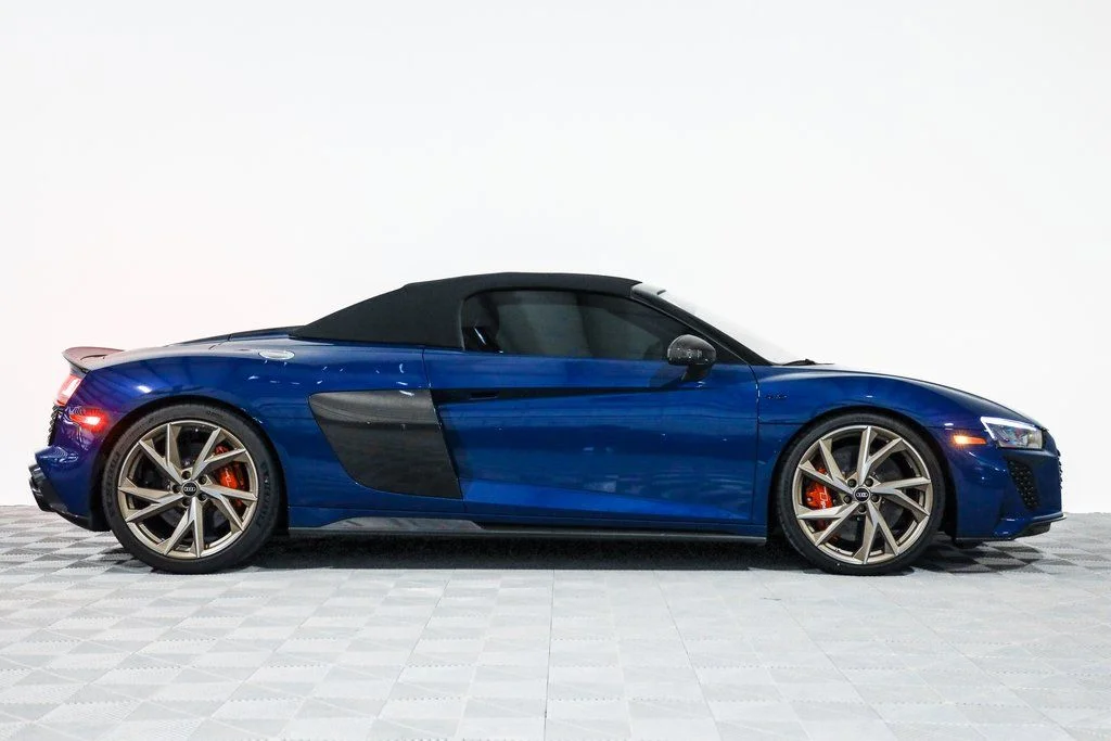 Used 2023 Blue Audi V10 performance image 2