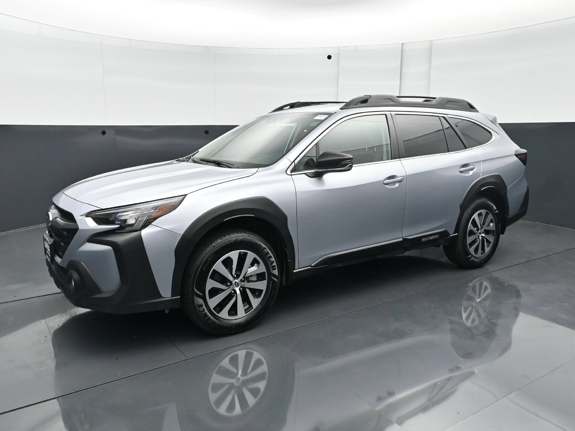 Used 2025 Subaru Outback Premium with VIN 4S4BTADC4S3166206 for sale in Burnsville, Minnesota