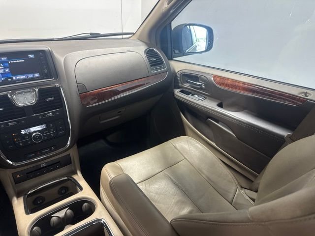 Used 2015 Beige Chrysler Limited image 21