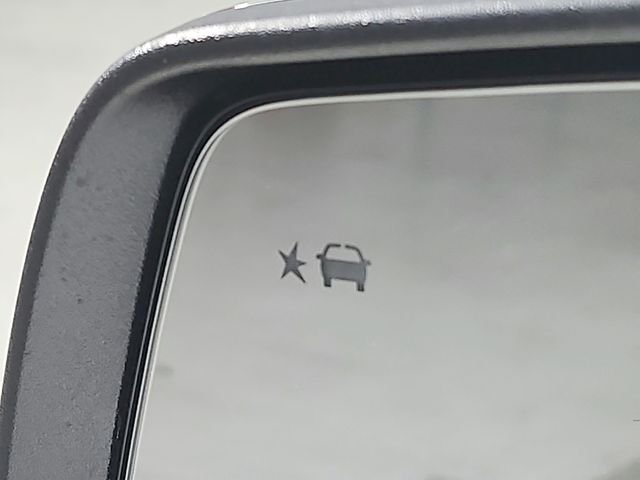 Used 2023 White GMC AT4 image 22