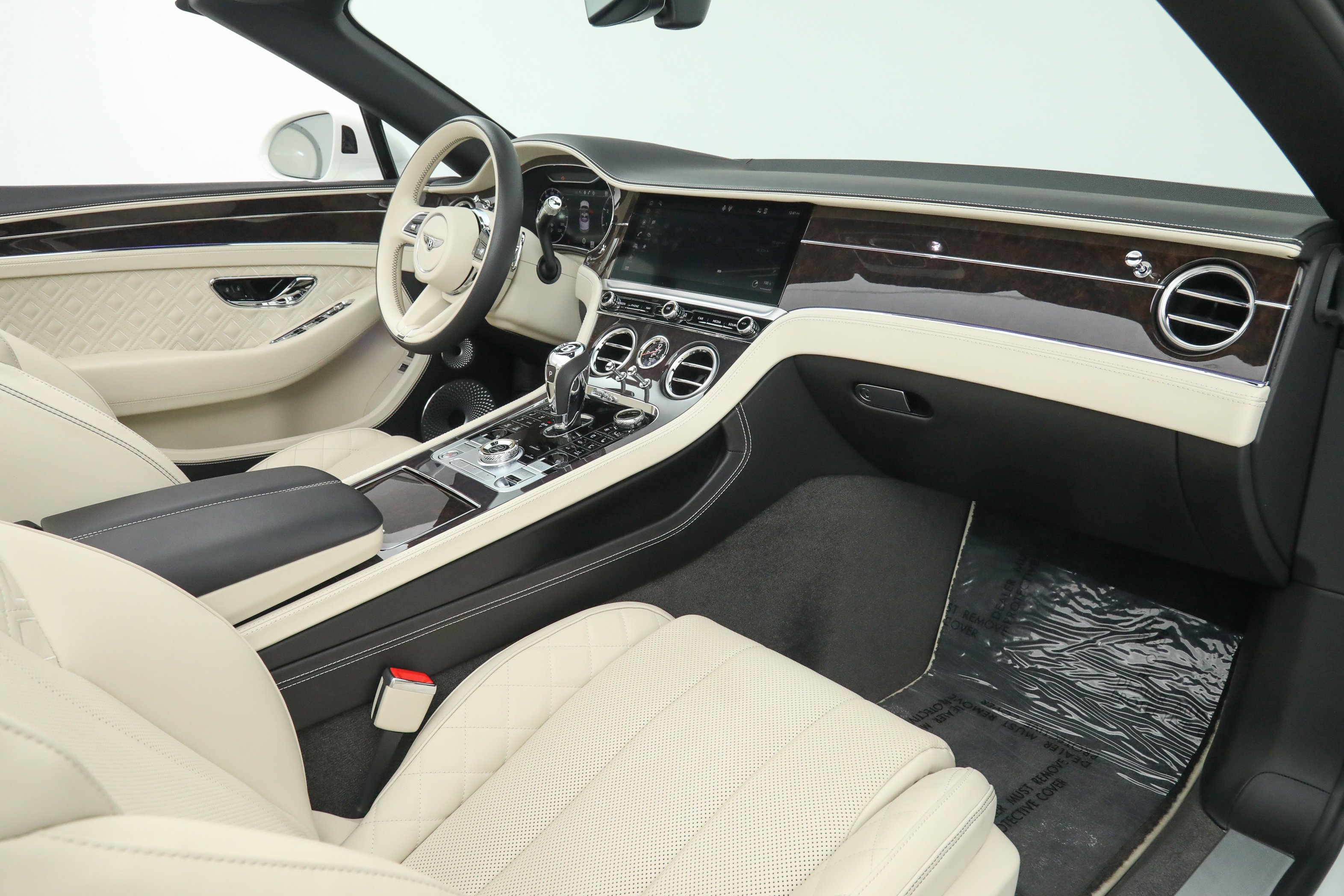 Used 2022 White Bentley GT V8 Convertible image 16