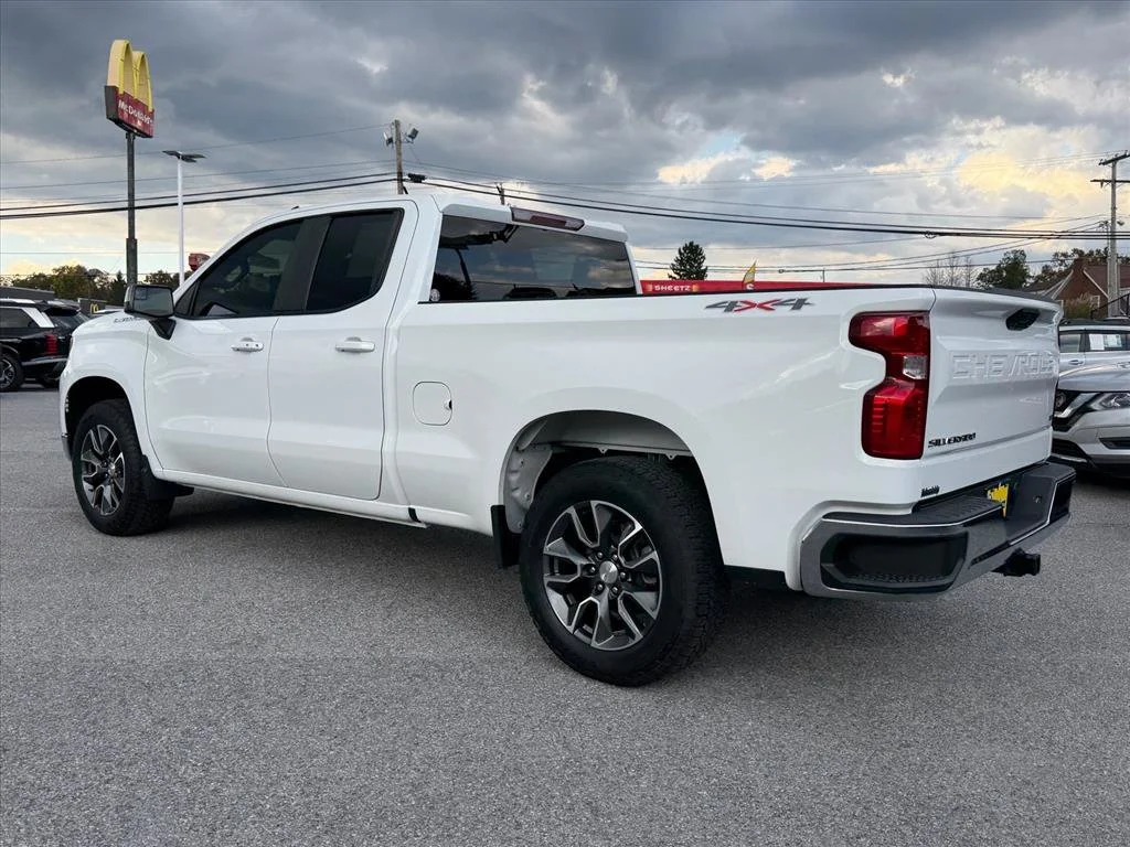 Used 2024 White Chevrolet LT image 5